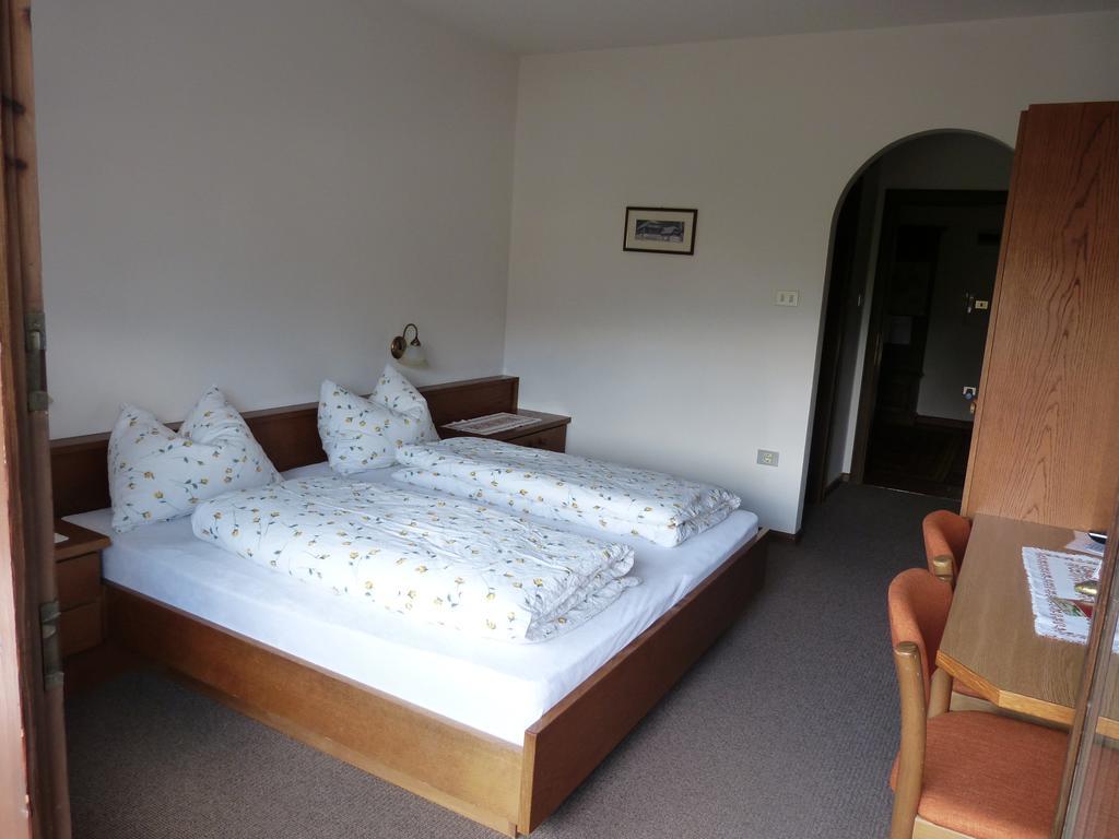 Haus Christl Bed & Breakfast Lana Bagian luar foto