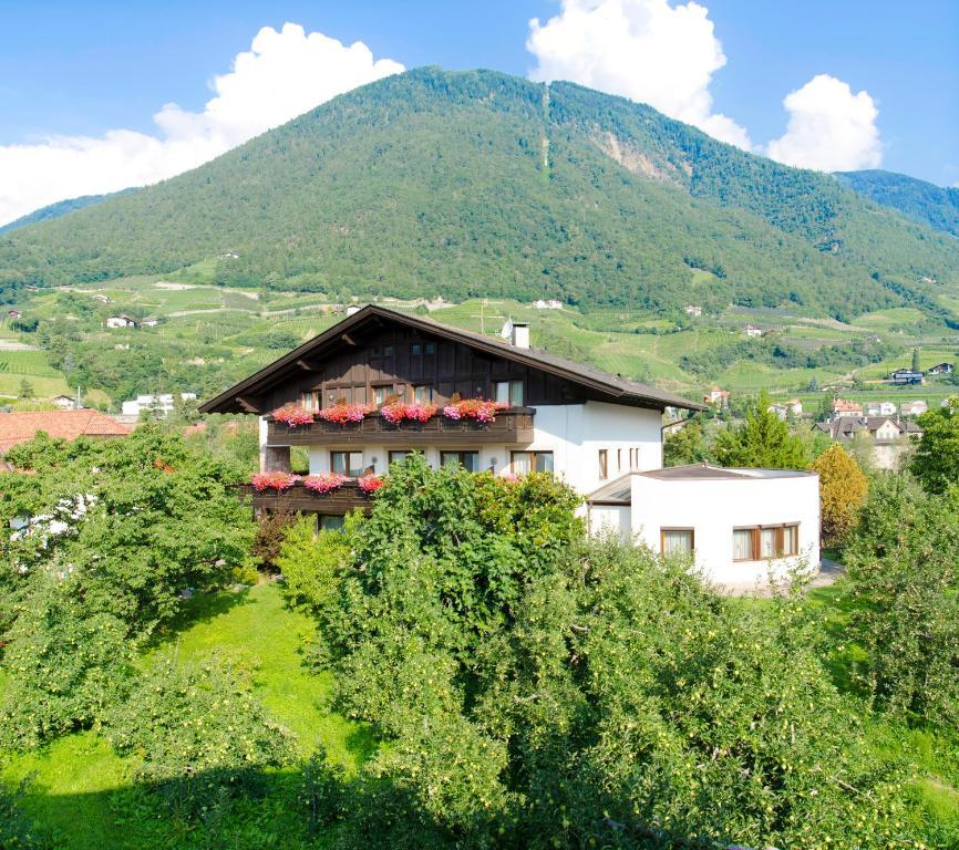 Haus Christl Bed & Breakfast Lana Bagian luar foto