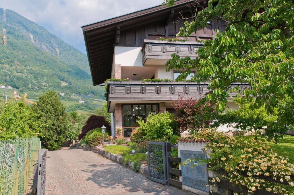 Haus Christl Bed & Breakfast Lana Bagian luar foto